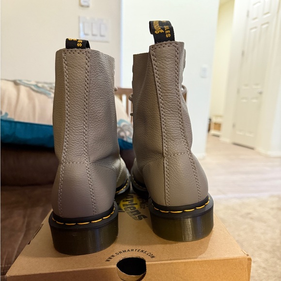 Dr Martens 1460 Pascal Grey New Boots - Picture 4 of 6